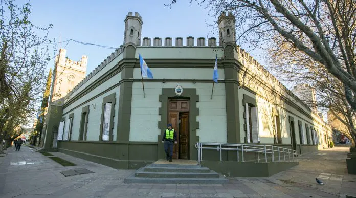 Frente-casa-de-Gobierno_7285-696x387