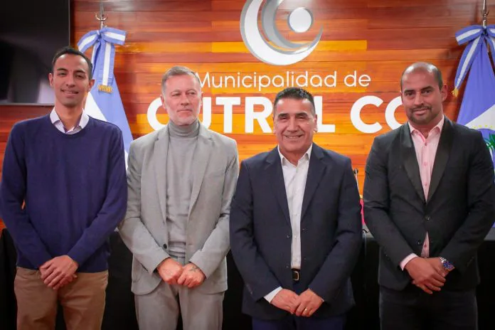 presentacion-VAca-Muerta-Net-Zero-en-Cutral-Co-3-696x464