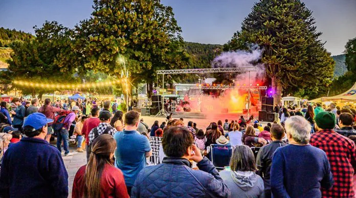 web-fiesta-de-la-Cerveza-en-San-Martin-de-los-Andes-391-696x387