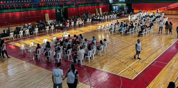 WEB-1454-beneficiarios-inscriptos-en-el-tercer-dia-del-relevamiento-de-programas-sociales-696x344