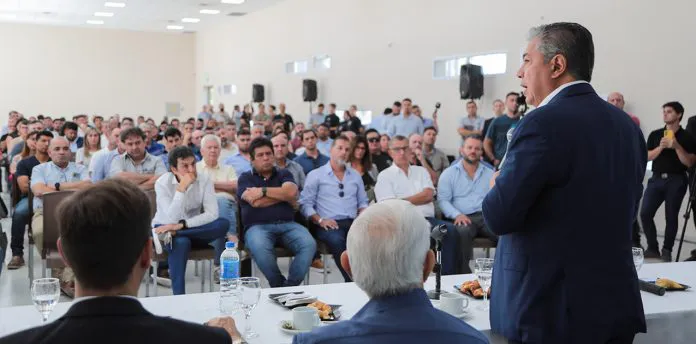 WEB-REUNION-CAMARA-PYME-PETROLEROS-3G3A0175-696x344