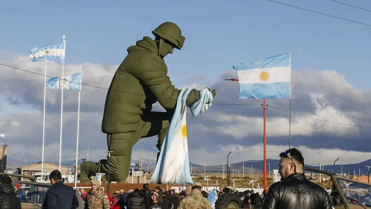 INAUGURACION-MONUMENTO-SOLDADO-ZAPALA-0858-746x420