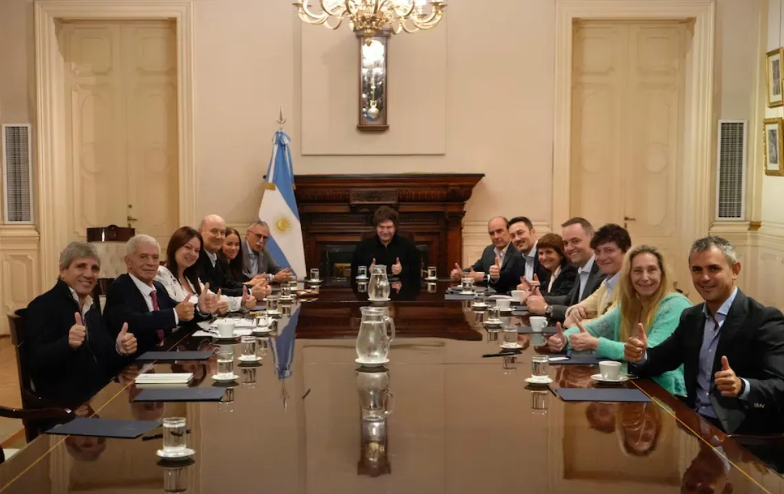 javier milei y equipo 3