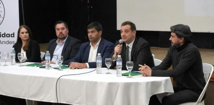 web-oficinas-de-empleo-zona-sur-29-PM-696x344