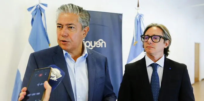 web-Figueroa-con-el-vicepresidente-de-la-CAF_08A3028-696x344