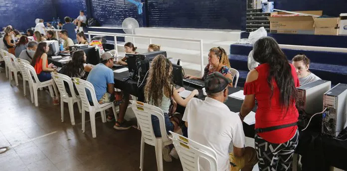 web-RELEVAMIENTO-PLANES-SOCIALES-CENTENARIO_08A9490-696x344