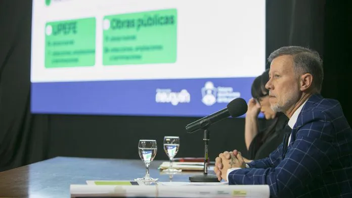 Educacion-Auditorio_4247-1320x743-1-696x392