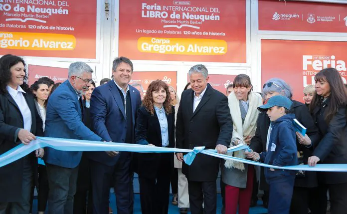 web-FERIA-DEL-LIBRO-3G3A0111-696x429