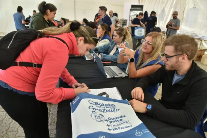 Entre-kits-escolares-691x460