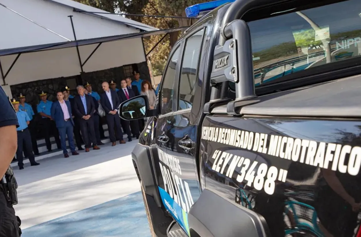 camioneta policia de neuquen