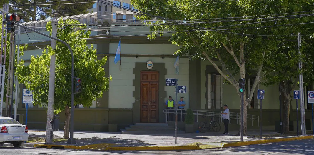 WEB-FRENTE-CASA-DE-GOBIERNO-7189-1068x527