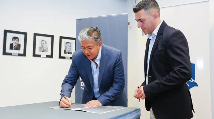 WEB-firma-convenio-Chos-malal-51-1-696x387