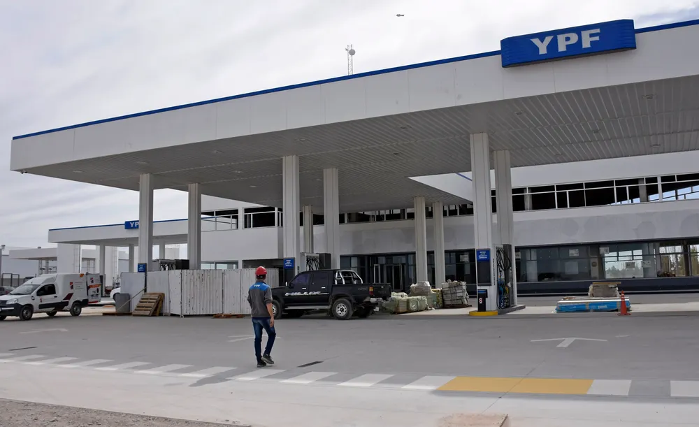 Ag-nqn-Ypf-en-parque-industrial-salto.jpg-2