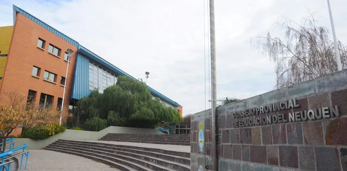 WEB-CPE-Consejo-Provincial-de-Educacion-DSC_0075-2749-696x344