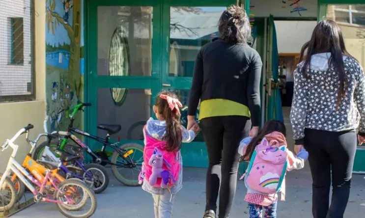 escuela colegio estudiantes becas