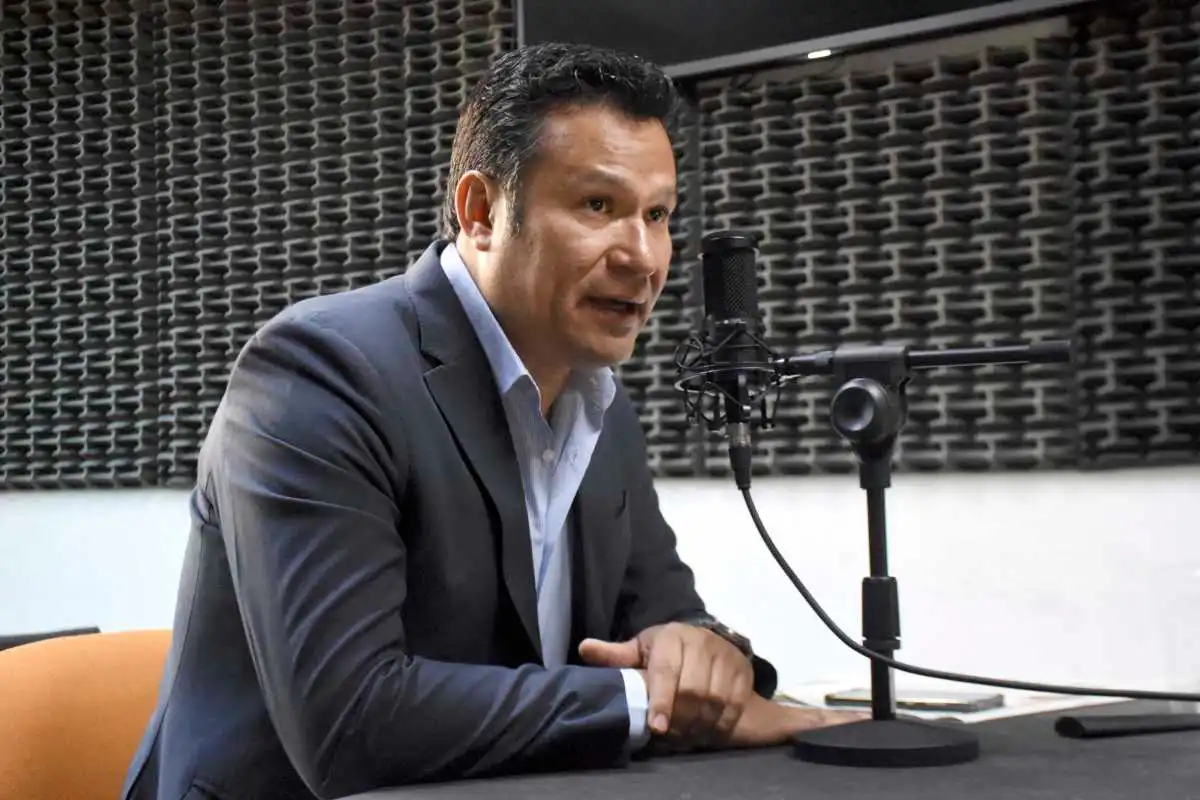 neuquen-rn-radio-vos-al-aire-osvaldo-llancafilo-foto-mati-subat-MES_4827.jpg