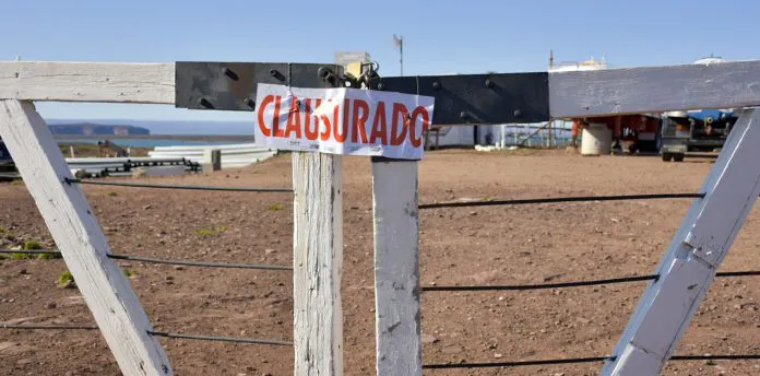 web-se-clausuro-a-empresa-por-condiciones-irregulares_3604-696x344 (1)