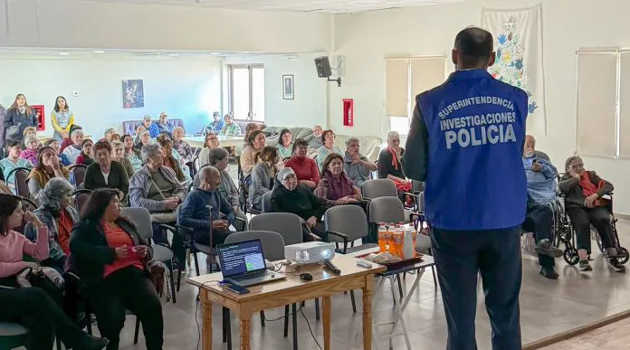 web-Charla-de-Prevencion-en-Ciberestafas-48-1-696x387