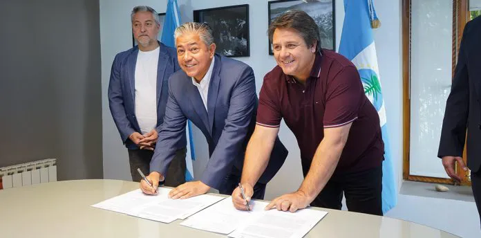 web-FIRMA-CONVENIO-REFRIGERIO-ESCUELAS-DEPORTIVAS-23-2-696x344